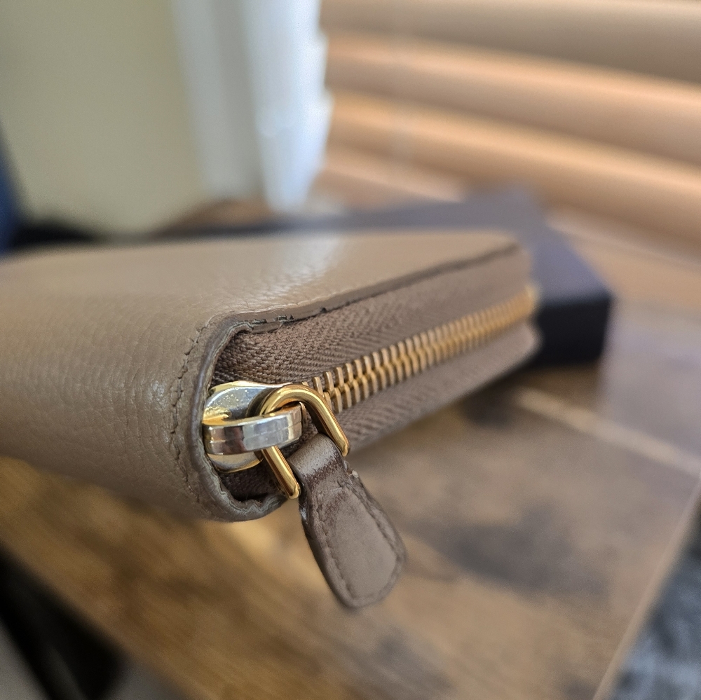 Prada Tan Leather Wallet - Picture 5 of 11